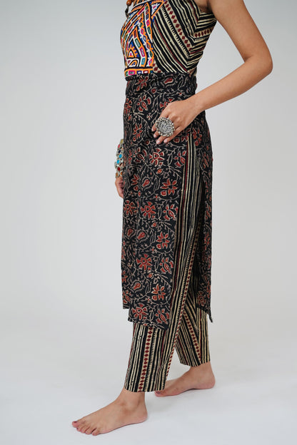 IKRA COTTON KUTCHI HAND WORK KURTA SET - StudioAnaykaa