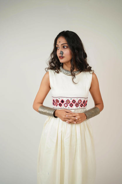 RANG RITI WHITE MIRROR WORK KURTA SET - StudioAnaykaa