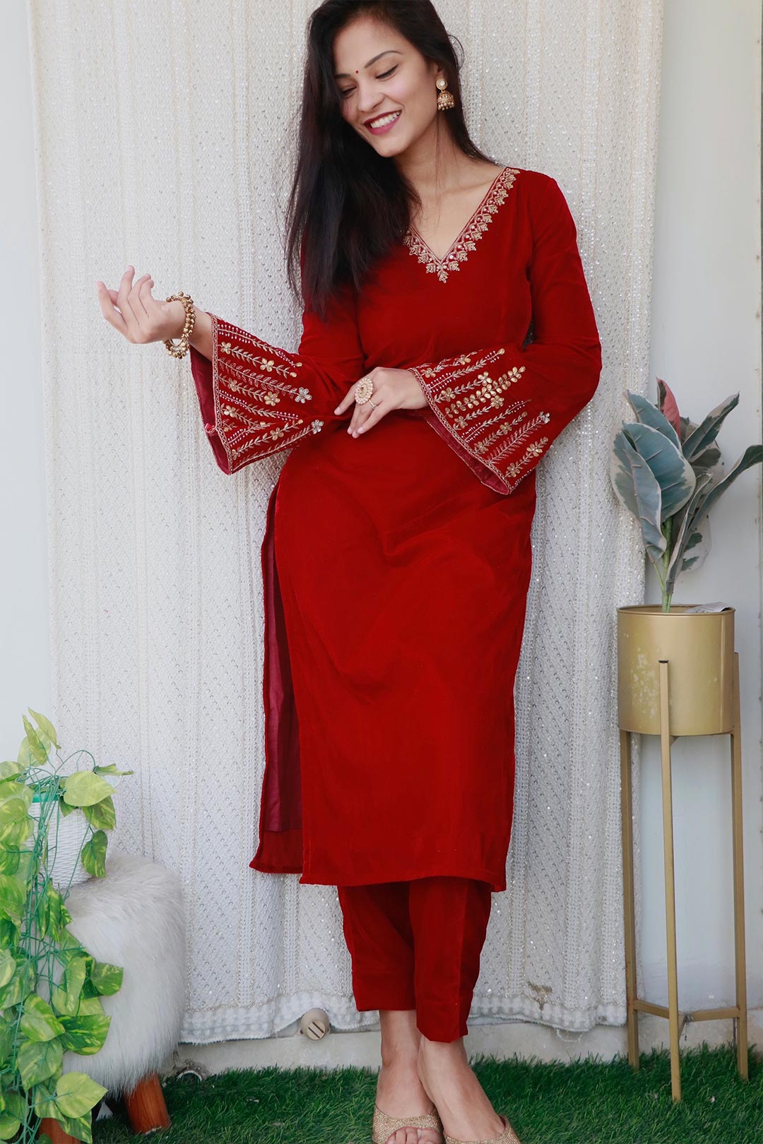 MAHTAB VALVET HAND WORK KURTA SET - StudioAnaykaa