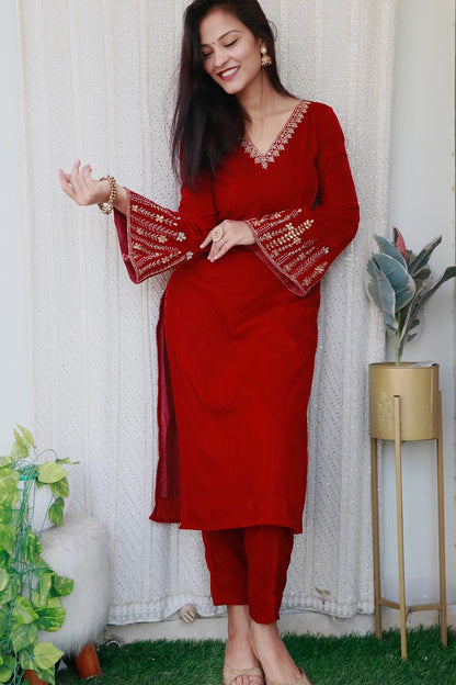 MAHTAB VALVET HAND WORK KURTA SET - StudioAnaykaa