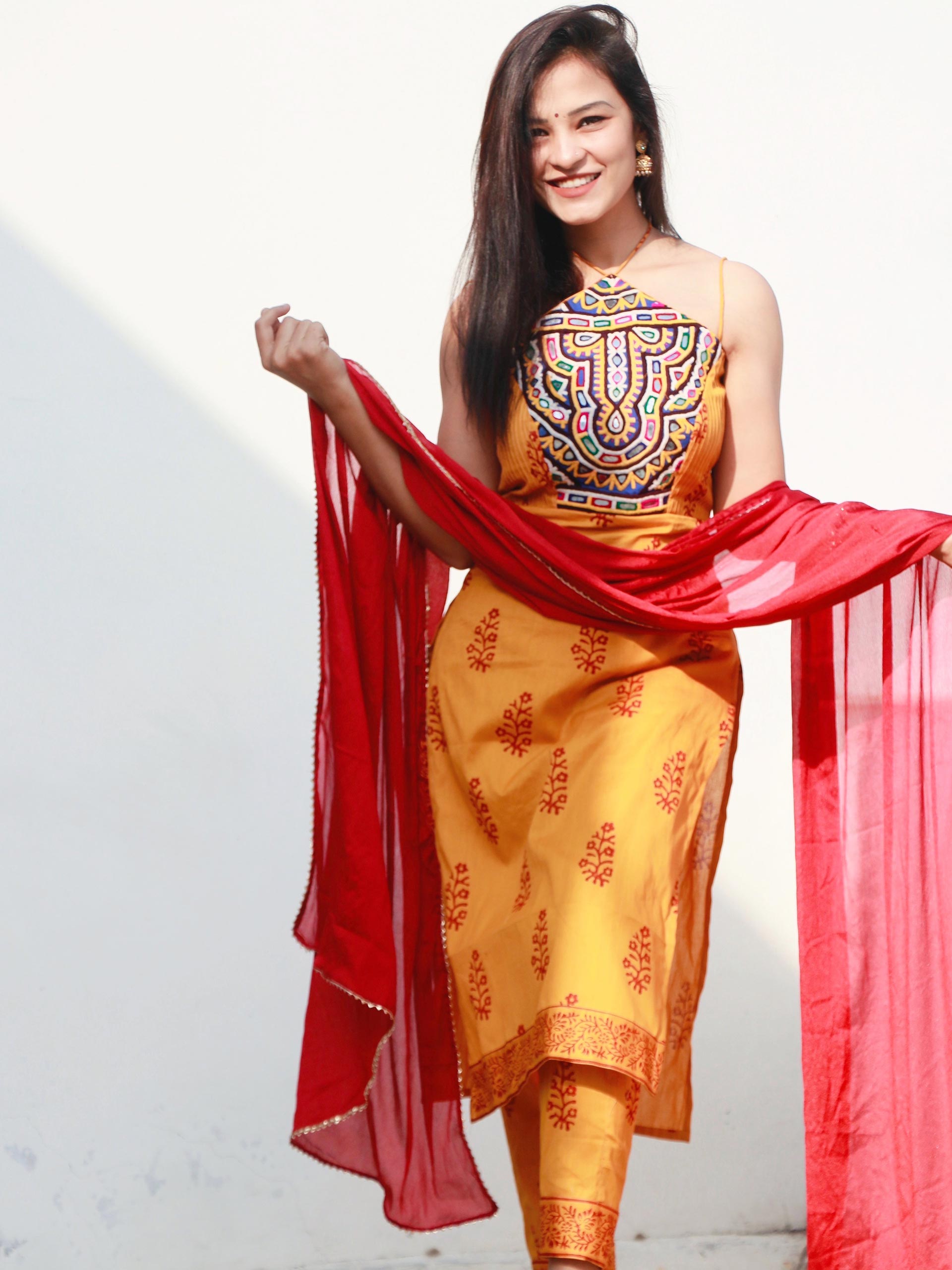 MEERA YELLOW KUTCHI HANDWROK KURTA SET - StudioAnaykaa