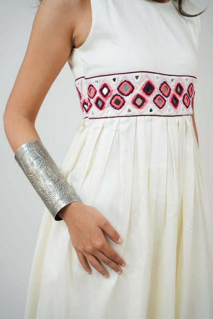 RANG RITI WHITE MIRROR WORK KURTA SET - StudioAnaykaa